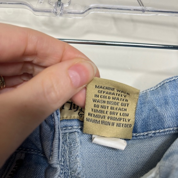 Hybrid Collection Distressed Denim Shorts, Size 5 - Picture 8 of 8